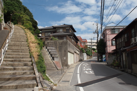 高校への坂道の途中