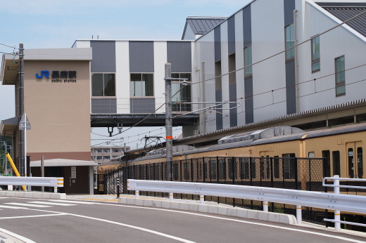 長府駅北口